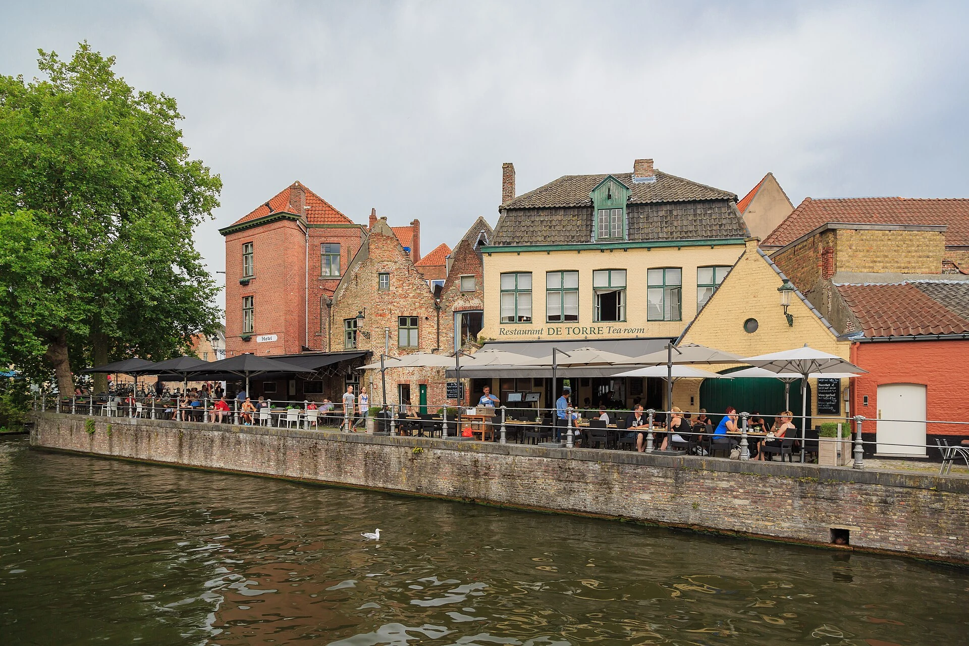 Brugge kanalları ve tarihi merkez