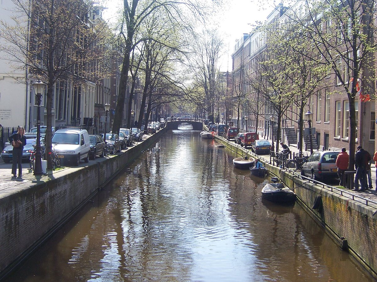 Paris, Brussels and Amsterdam Tour from Kayseri route image 2