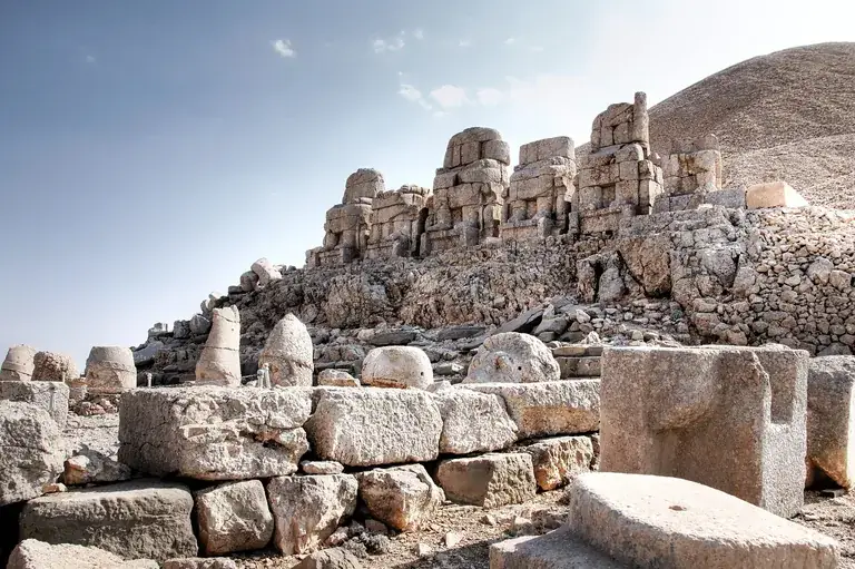 Kayseri çıkışlı Nemrut turu taş heykeller