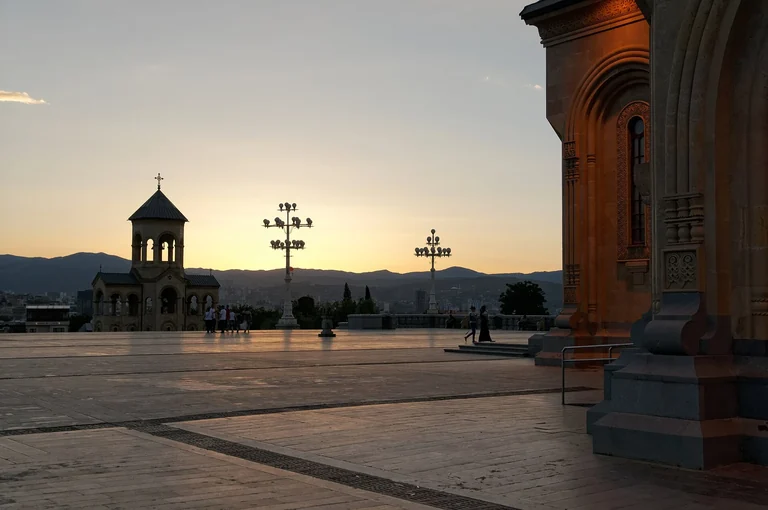 Tiflis Sameba Katedrali