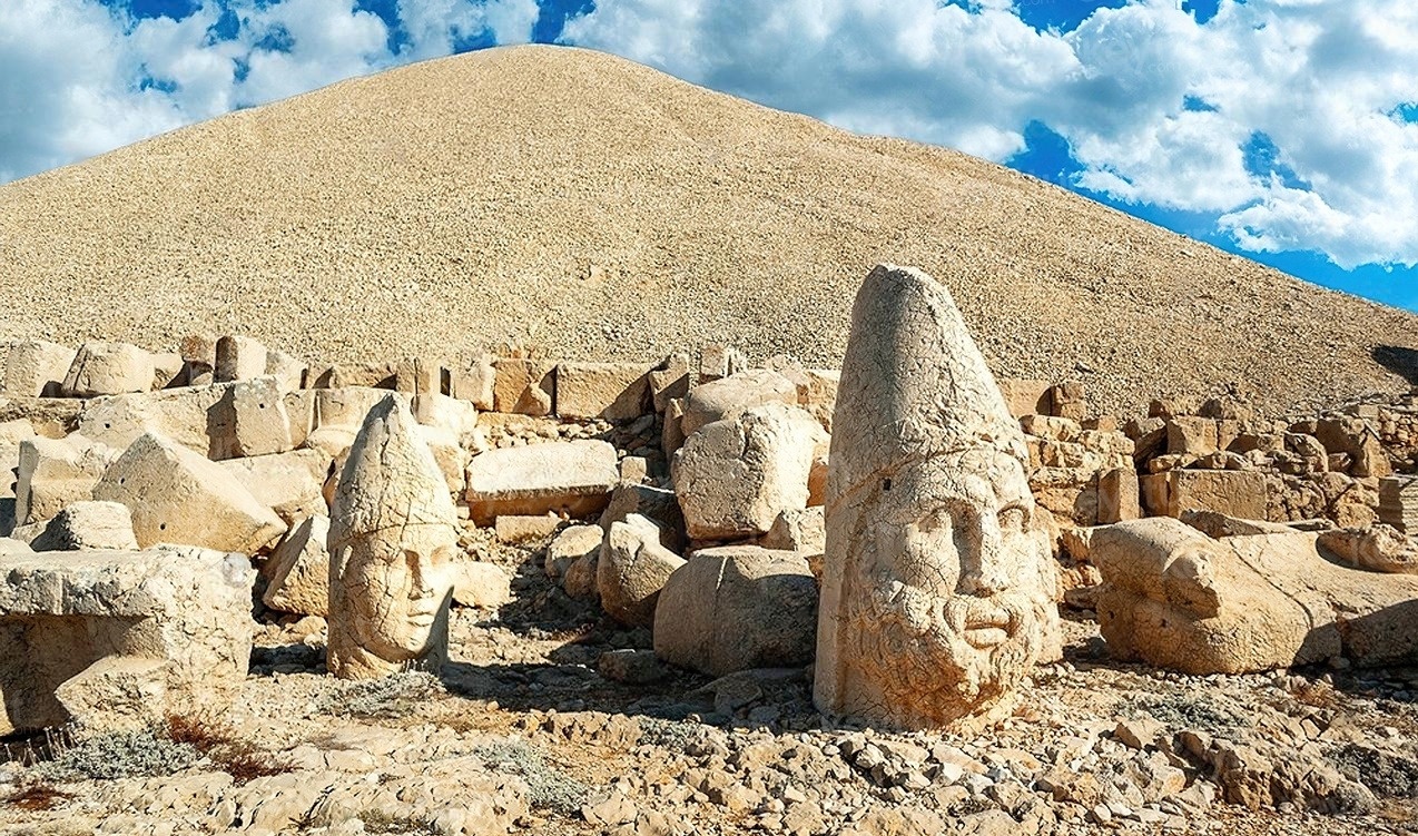 Nemrut Dağı zirvesi