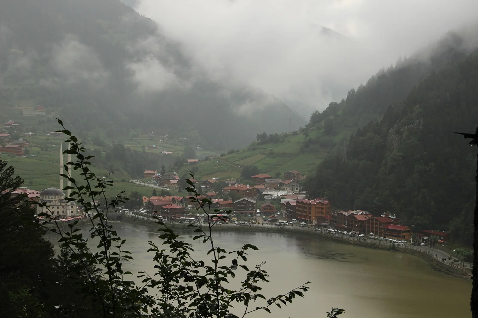 Uzungöl ve çevresindeki Doğu Karadeniz manzarası